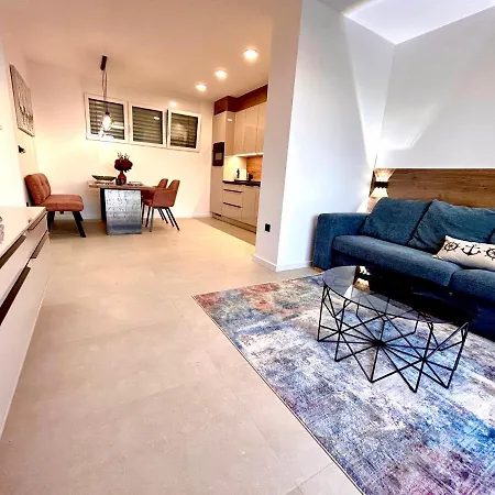 Premium Sea View Apartmán *