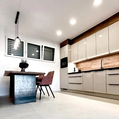 Premium Sea View Apartmán *